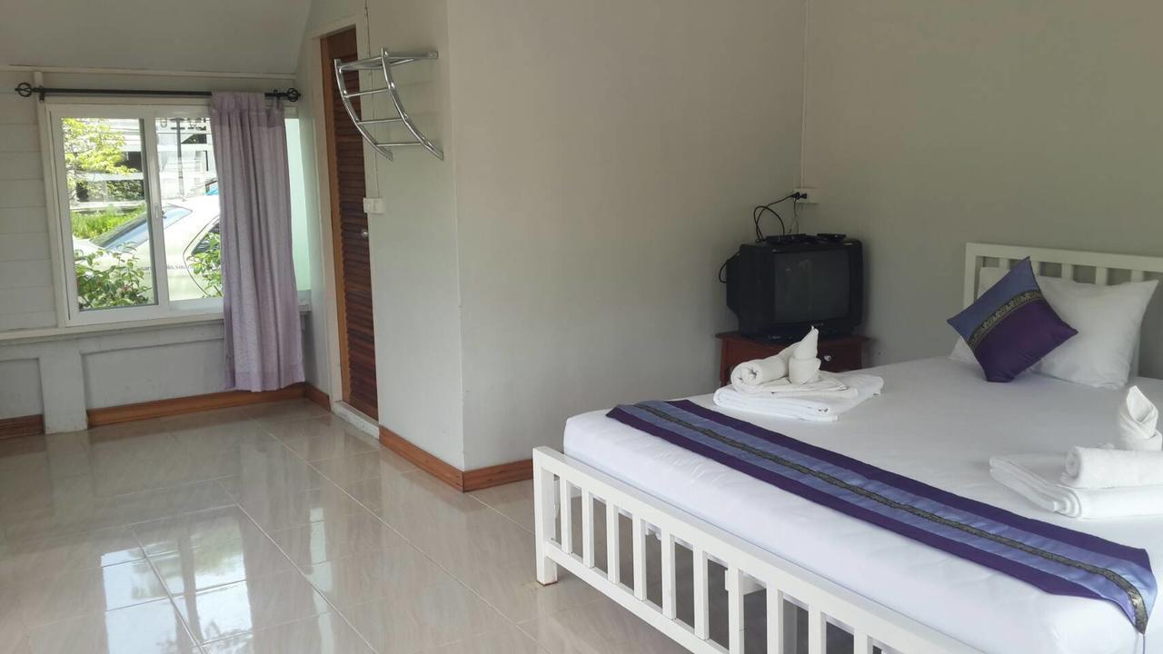 รตะธารา รีสอร์ท Ratathara Resort Bang Pakong Exterior photo